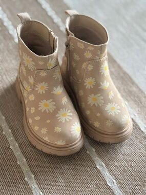 Cat & Jack Girls' Boots